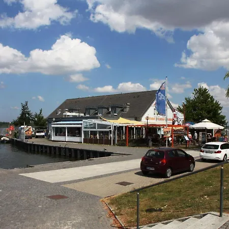 Hausboot Floating House In Ribnitz-Damgarten