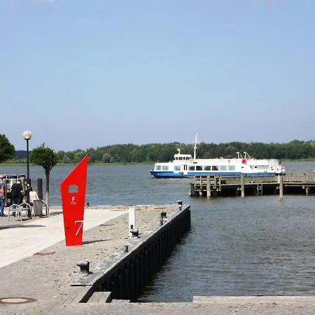 Hausboot Floating House In Ribnitz-Damgarten