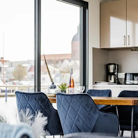 Hausboot Floating House In Botel *